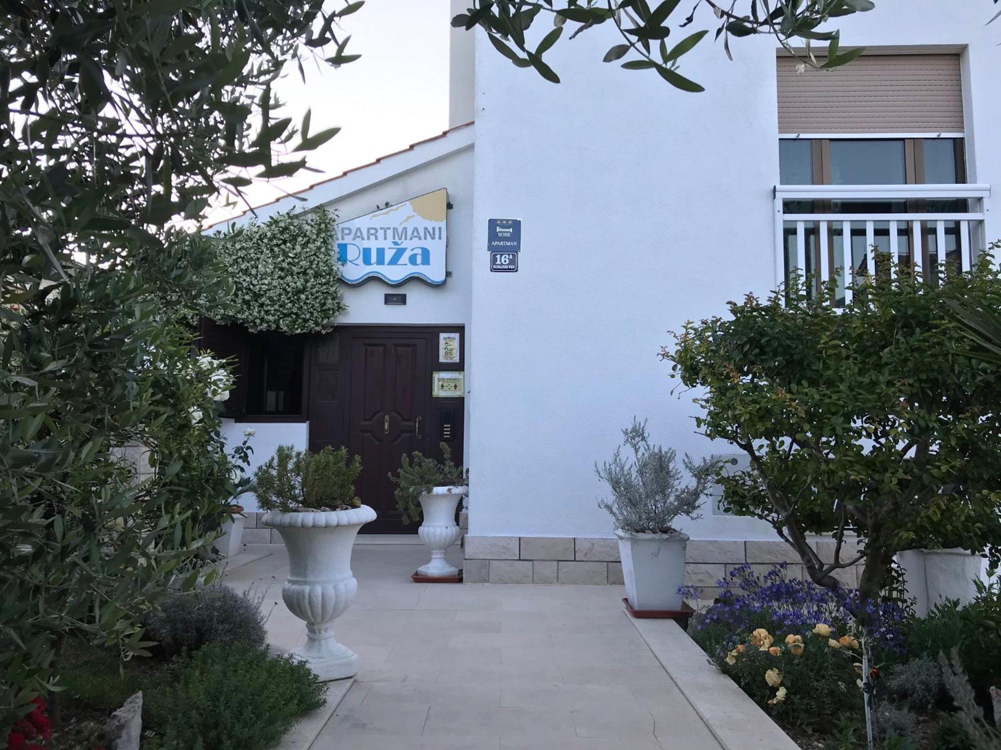 Apartments Ruza Kaštela エクステリア 写真