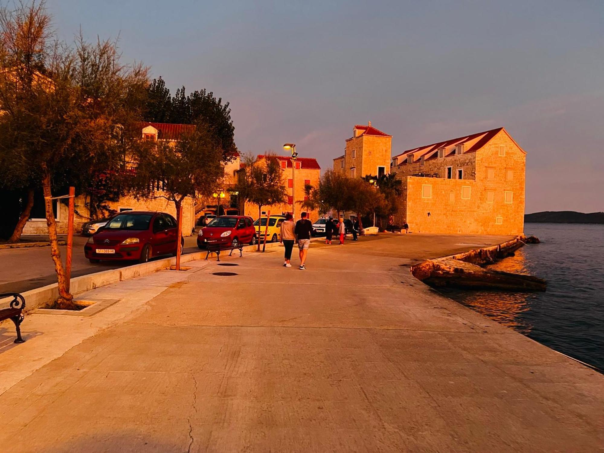 Apartments Ruza Kaštela エクステリア 写真