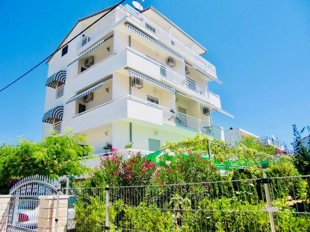 Apartments Ruza Kaštela エクステリア 写真